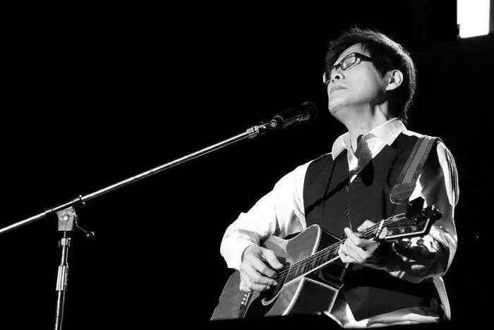 罗大佑最经典的十首歌,听完人生像清晨