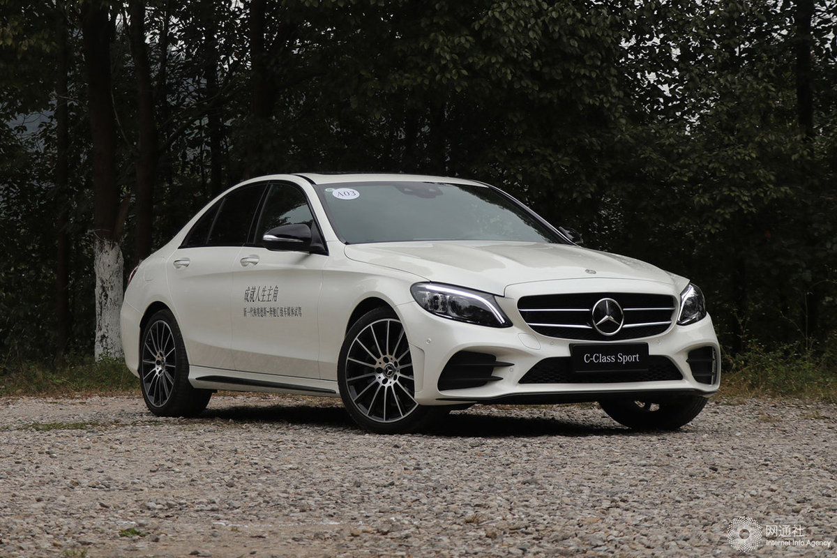 奔驰e300l豪华版