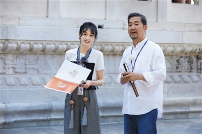 张国立和郑爽在我在颐和园等你通关升级体验颐式生活