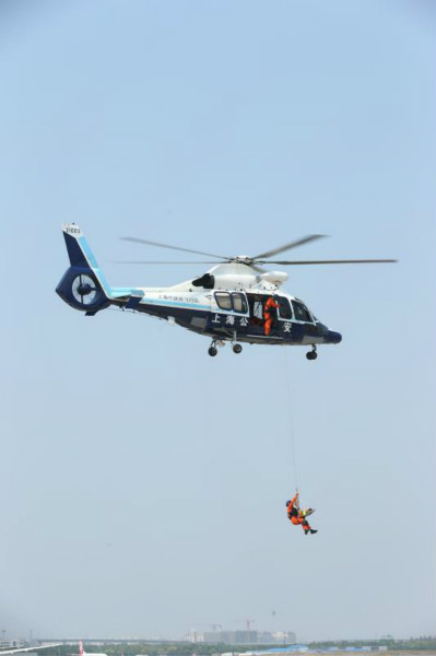 直升机升空上海空中应急救援力量沙场秋点兵