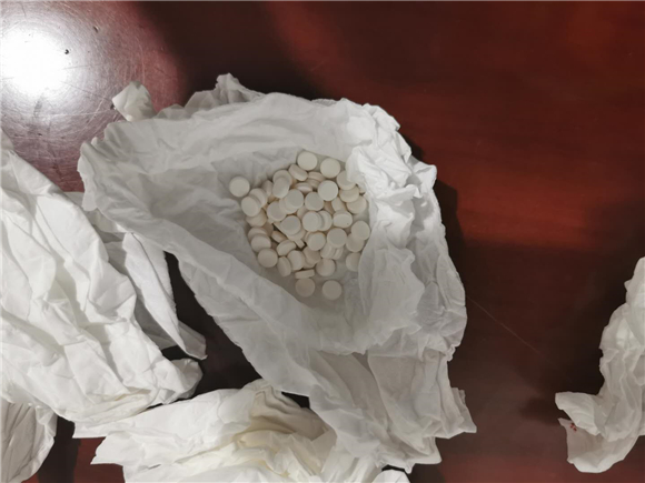 毕业生备战考研压力大 与父母争吵后揣百颗安眠药出走