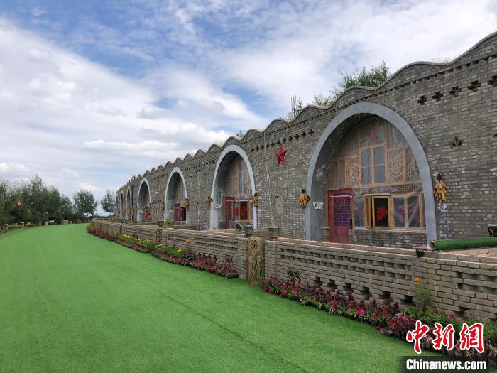 &nbsp;&nbsp;&nbsp;&nbsp;宁夏固原市西吉县龙王坝窑洞宾馆. 于晶 摄