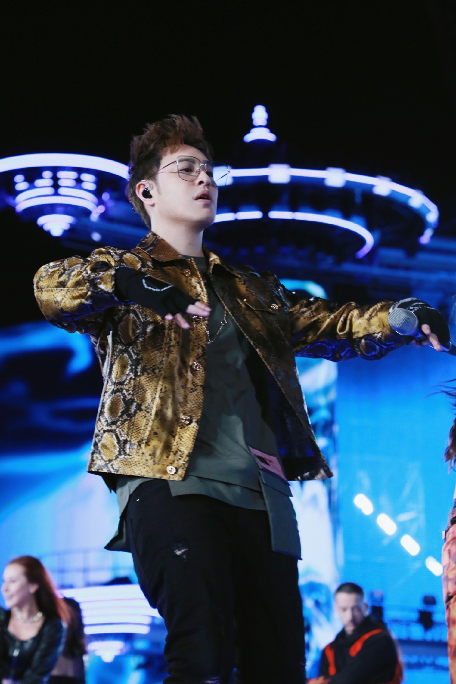 潘玮柏跨年演唱会霸气镇场 重现经典掀起狂欢 网友:爷青回!