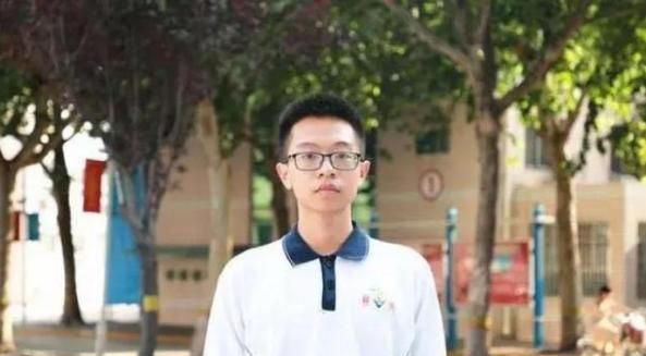 高一成绩班里倒数,高考全校第一考进北大,看他是怎么逆袭的?休闲区蓝鸢梦想 - Www.slyday.coM 高一成绩班里倒数,高考全校第一考进北大,看他是怎么逆袭的?休闲区蓝鸢梦想 - Www.slyday.coM