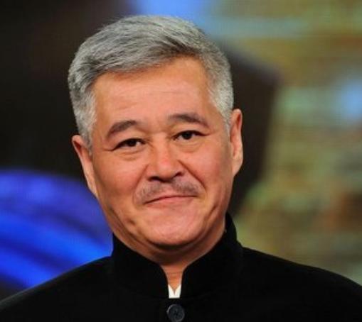 年少时期的赵本山长什么样?只能说谁都有年轻的时候!年代感太强