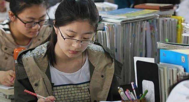 高一成绩班里倒数,高考全校第一考进北大,看他是怎么逆袭的?休闲区蓝鸢梦想 - Www.slyday.coM 高一成绩班里倒数,高考全校第一考进北大,看他是怎么逆袭的?休闲区蓝鸢梦想 - Www.slyday.coM