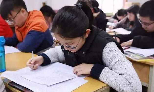 高一成绩班里倒数,高考全校第一考进北大,看他是怎么逆袭的?休闲区蓝鸢梦想 - Www.slyday.coM 高一成绩班里倒数,高考全校第一考进北大,看他是怎么逆袭的?休闲区蓝鸢梦想 - Www.slyday.coM