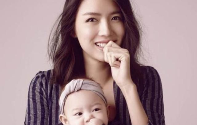 张梓琳怀二胎!4岁女儿画画欢迎新成员,世界小姐嫁平民也幸福