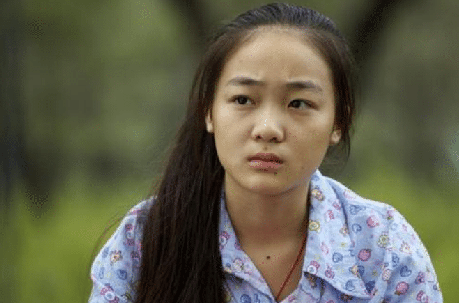 凭《暖春》走红,饰演"小花"的她让观众泪目,现23岁更漂亮|齐如意|暖春