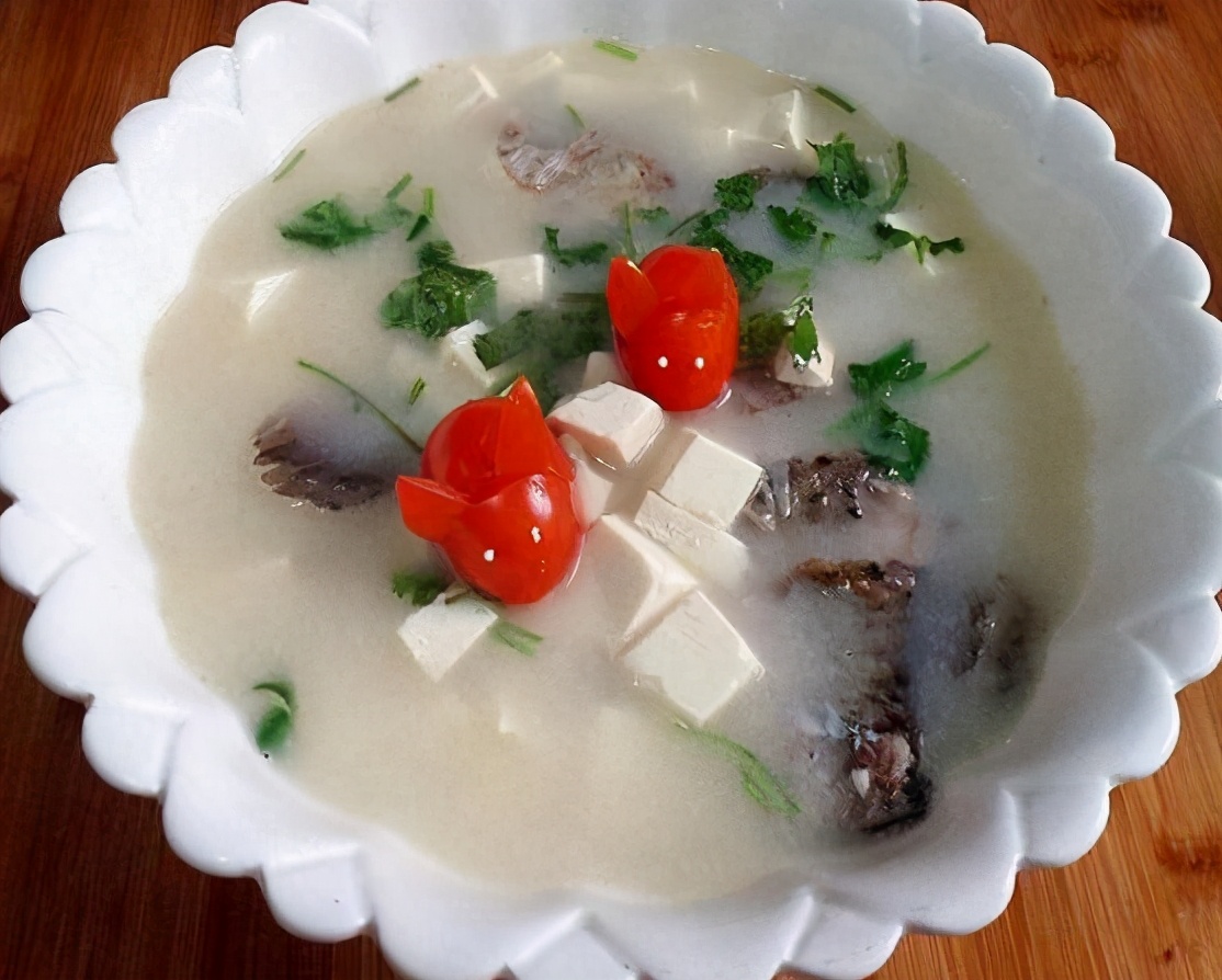 鲤鱼豆腐汤4.
