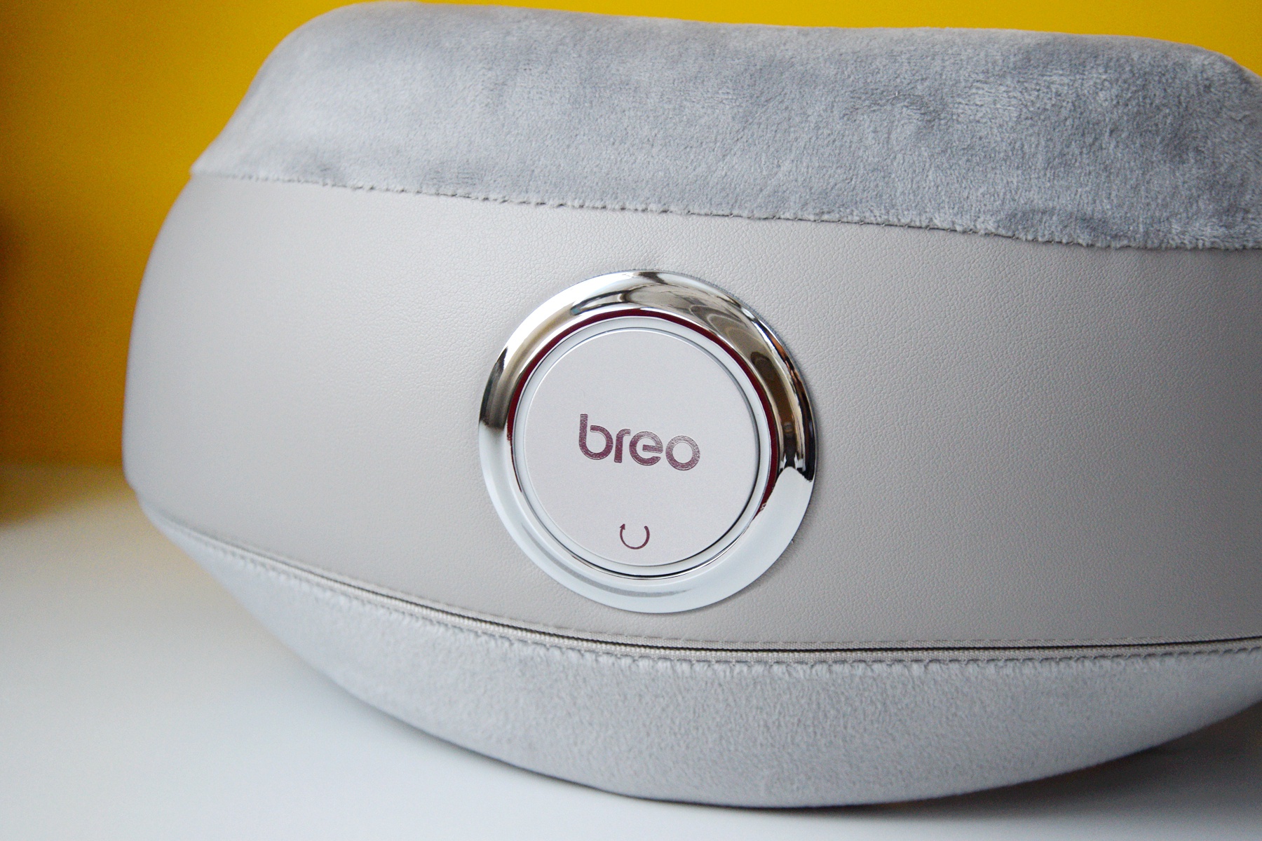 来自身与心双重享受breo倍轻松颈椎按摩器ineck4