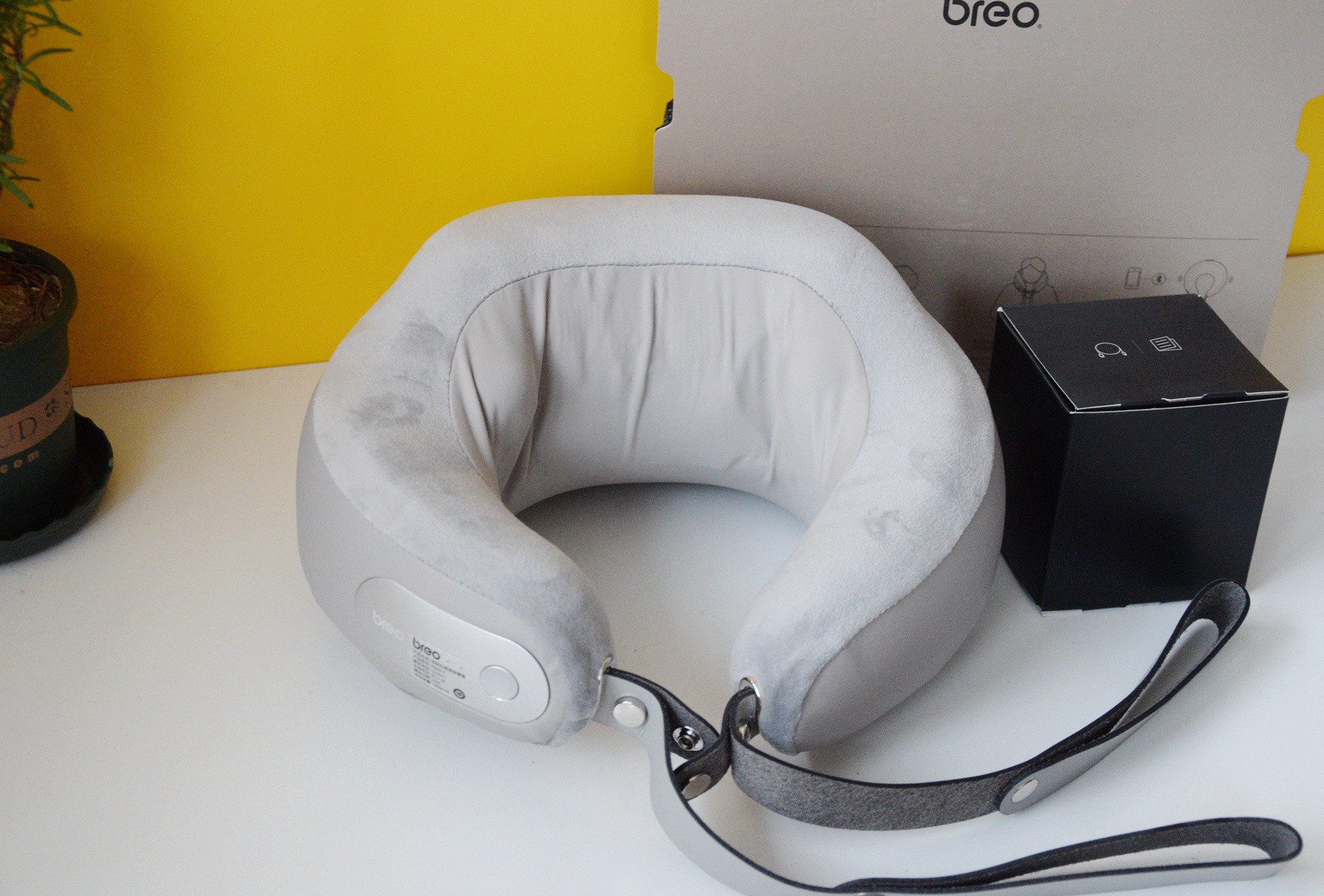 来自"身与心"双重享受,breo倍轻松颈椎按摩器ineck4