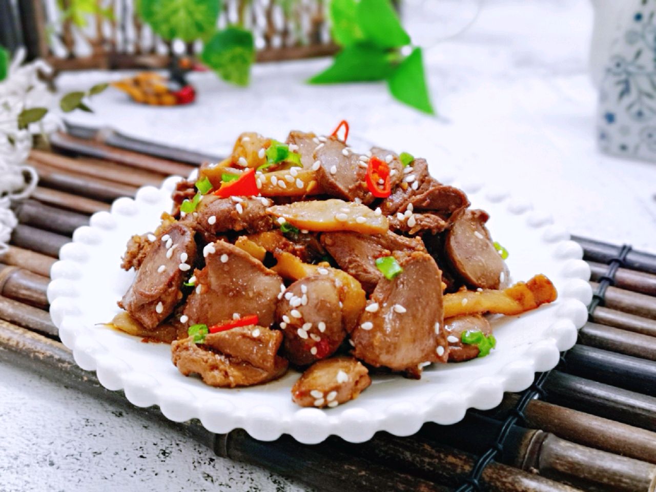 鸭心和榨菜搭配,意想不到的味道,咸香入味,开胃又下饭