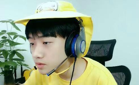 晚玉成猛男杯最大赢家!两狙职业战队,"五指战神"实至名归!