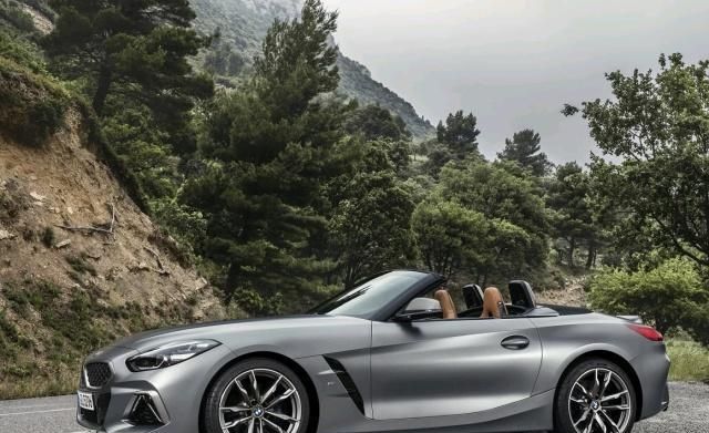 宝马z4和奥迪tt的外观对比,颜值哪家强,哪家更拉风