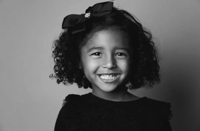 配文是:"在我们心中,我们永远在一起,永远不分离,kobe,vanessa