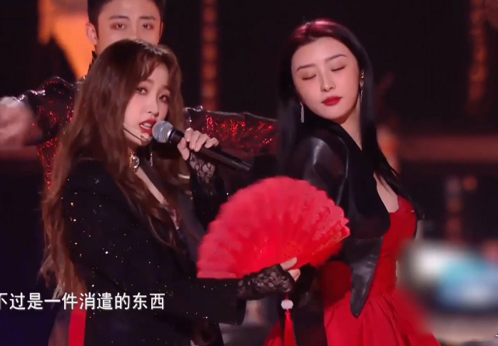 the9跨年晚会怼脸拍刘雨昕帅气,谢可寅状态好,孔雪儿又美又飒