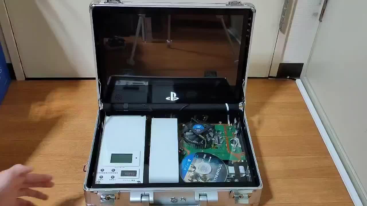 日本技术宅个人改造便携ps4核弹手提箱
