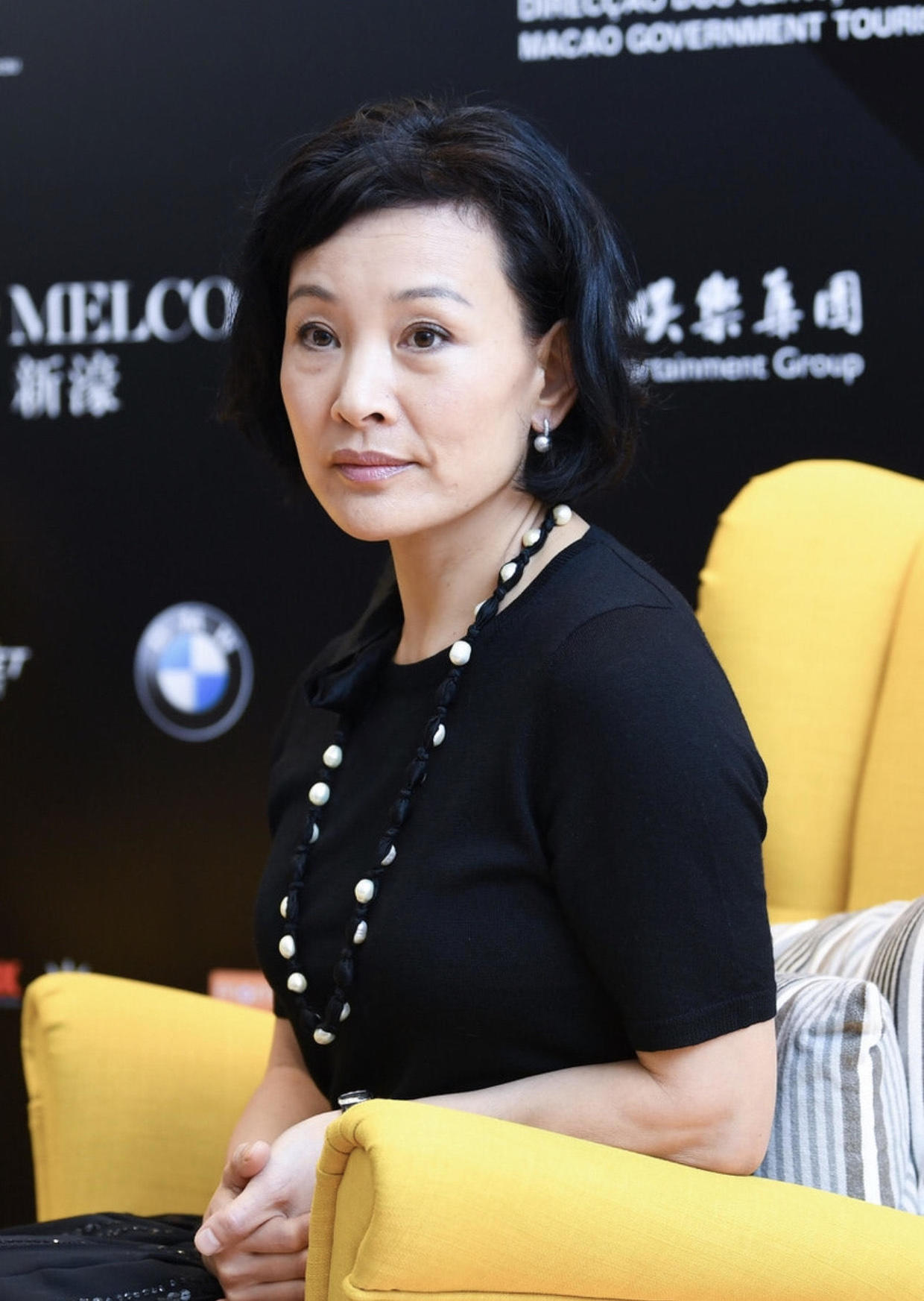 陈冲本人这么老了?肤色蜡黄又赘肉横生,60岁的身材很真实