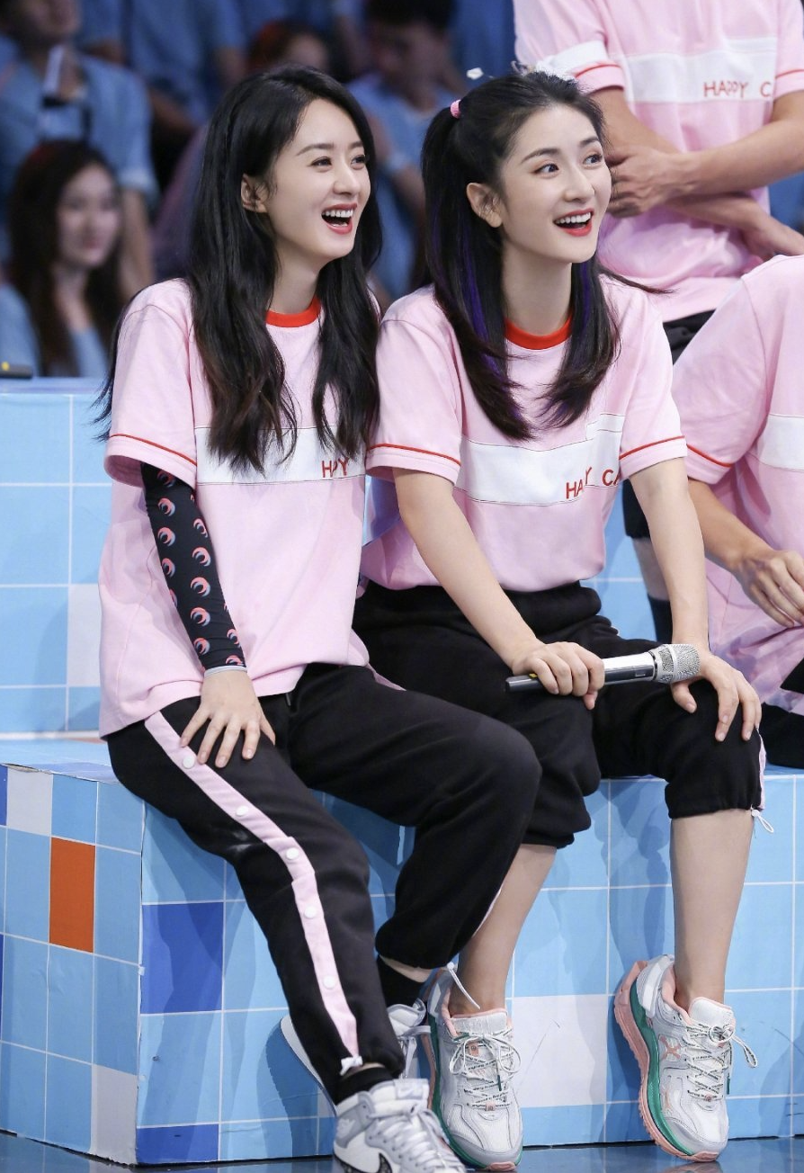 赵丽颖新年第一天在打扫卫生得知谢娜怀二胎