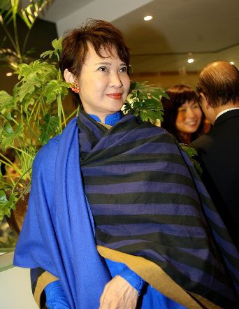 天生耳疾成影后,与谢贤分手,嫁秦祥林,73岁的她不简单|秦祥林|萧芳芳