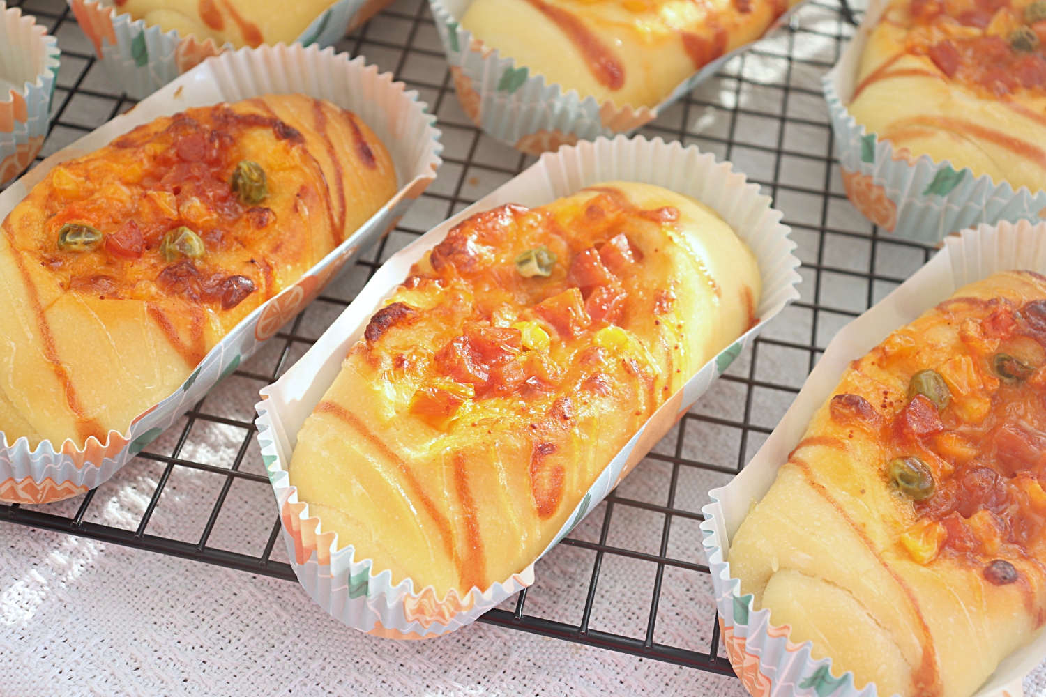 玉米火腿沙拉面包,柔软细腻色泽诱人!烫种做法了解下