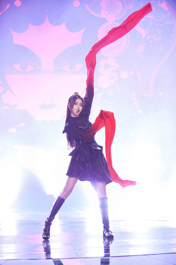 冯巩贾玲同框破不和传闻金子涵古装水袖舞绝美钱枫乔欣林允