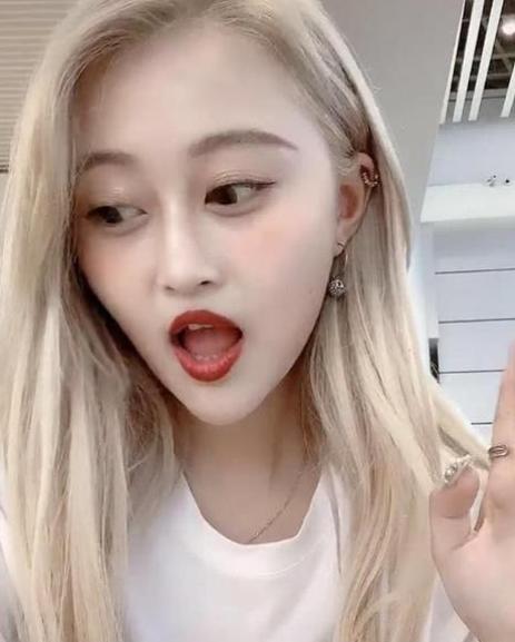 巴啦啦小魔仙美琪确认去世网曝跨年拼酒量猝死母亲发文太悲痛