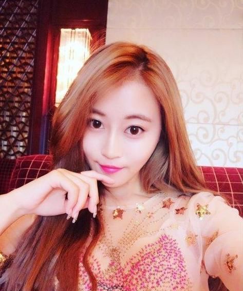 其实像孙侨潞类似英年早逝的明星也不在少数,因为工作量太大,再加上