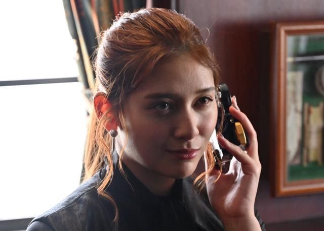 假面骑士圣刃神代玲花偶遇可爱萌娃一声坏女人心态崩了