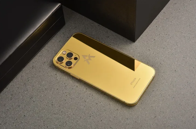 iphone12pro"纯金版"上市,售价80万,但是有钱也买不到!