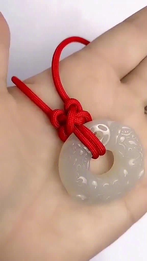 吊坠打结(吊坠打结绳子的方法)