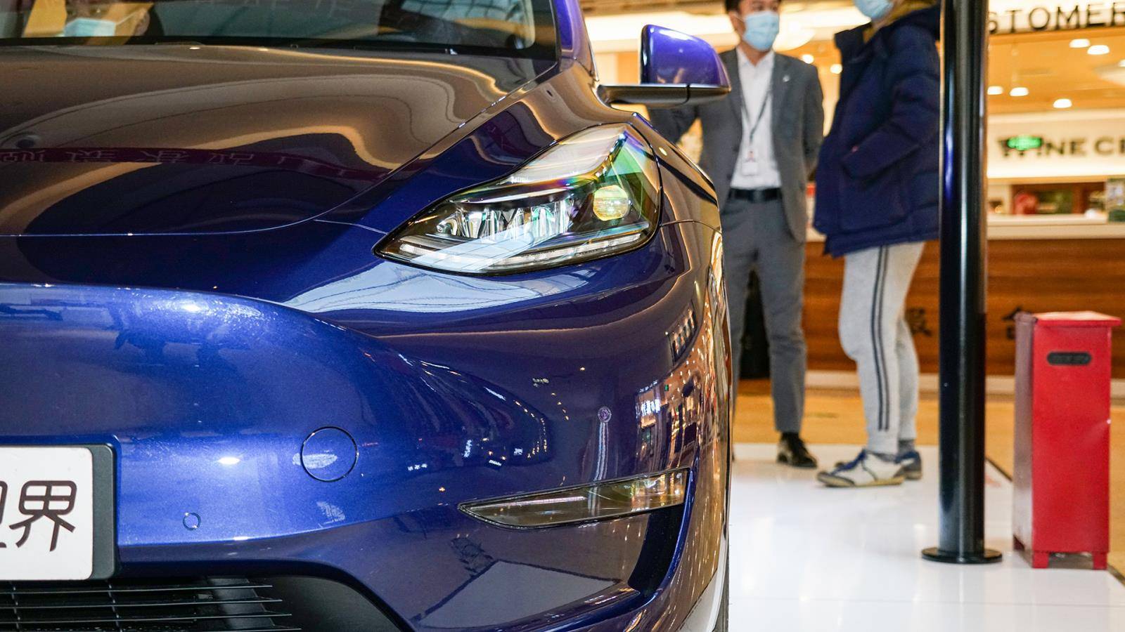 售33.99万元起/续航594km 实拍体验国产特斯拉model y