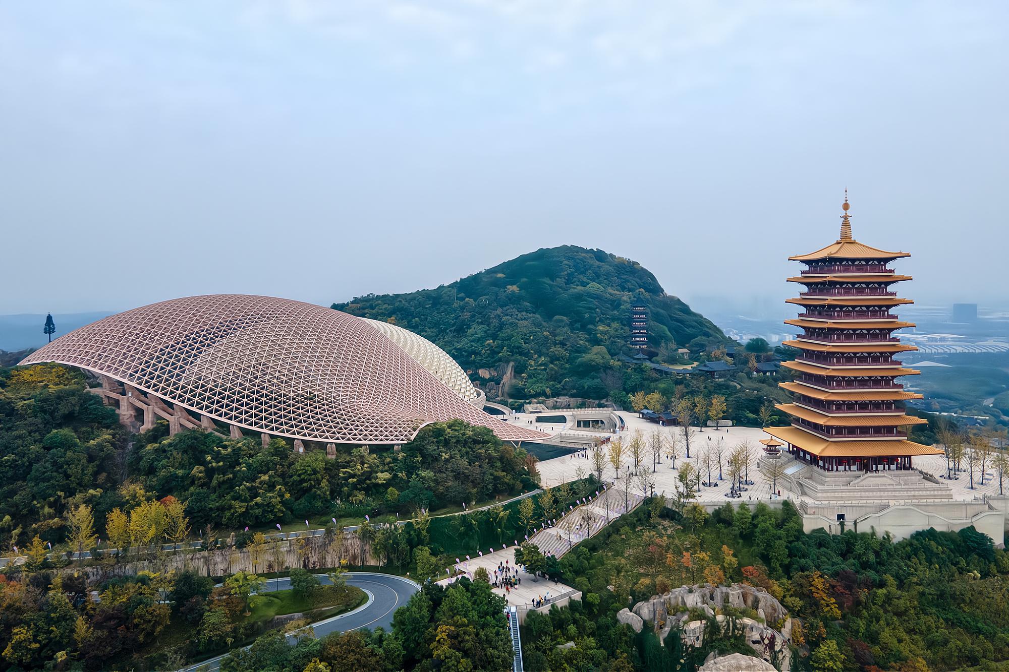 南京牛首山佛顶宫曾经是废弃的矿坑如今成为了世界级佛教圣地