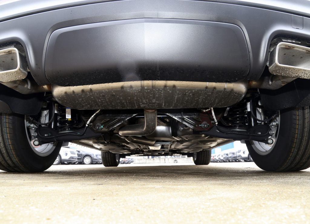 豪华suv凯迪拉克xt4,颜值高,动力强,优惠后才22万