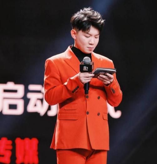 3拒郭德纲的卢鑫靠蹭饭找的搭档媳妇生娃他在一旁说相声鼓劲