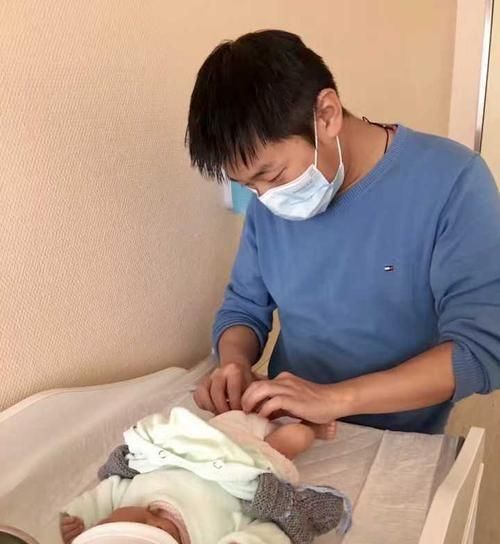 90后宝妈自创沙土尿不湿自称省钱又好用网友没钱就别生