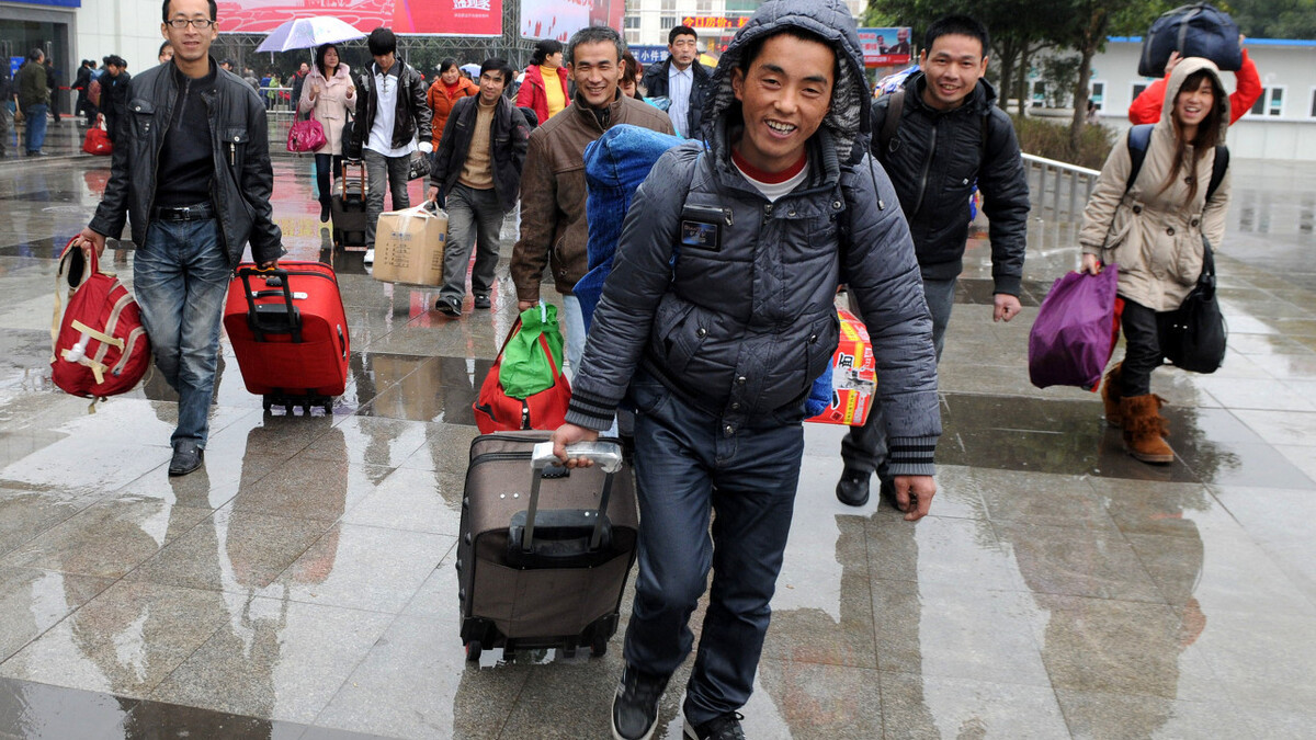 春节临近农民工能正常回家吗哪种返乡方式更安全建议来了