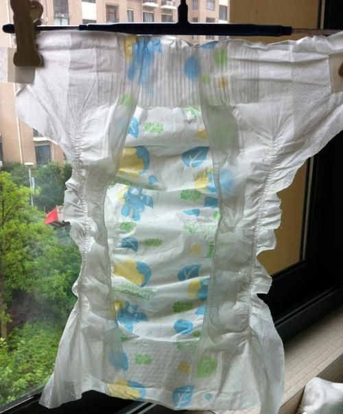 90后宝妈自创沙土尿不湿自称省钱又好用网友没钱就别生