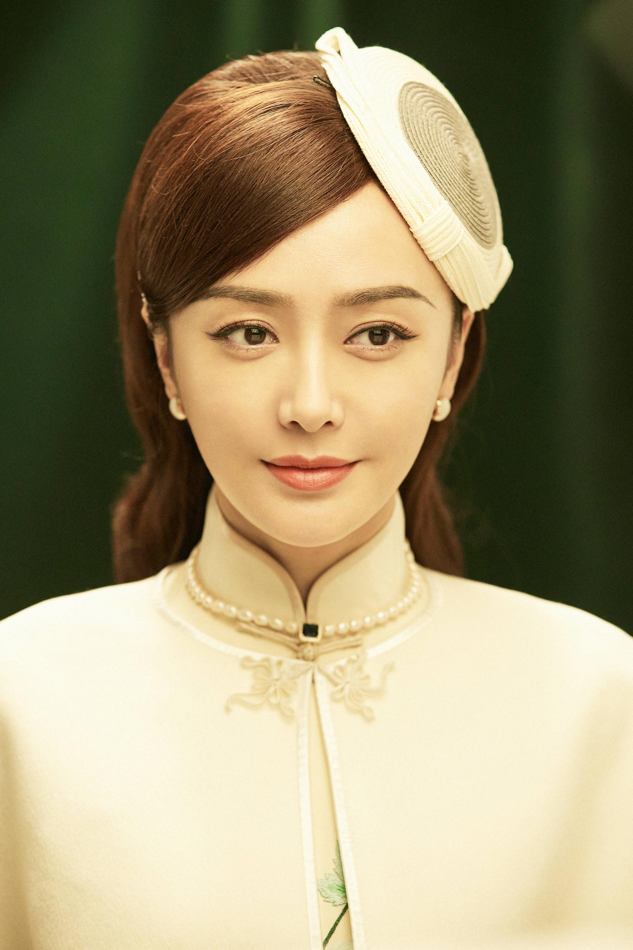 秦岚平行时空遇见你挑战穿越戏民国扮相楚楚动人看点十足