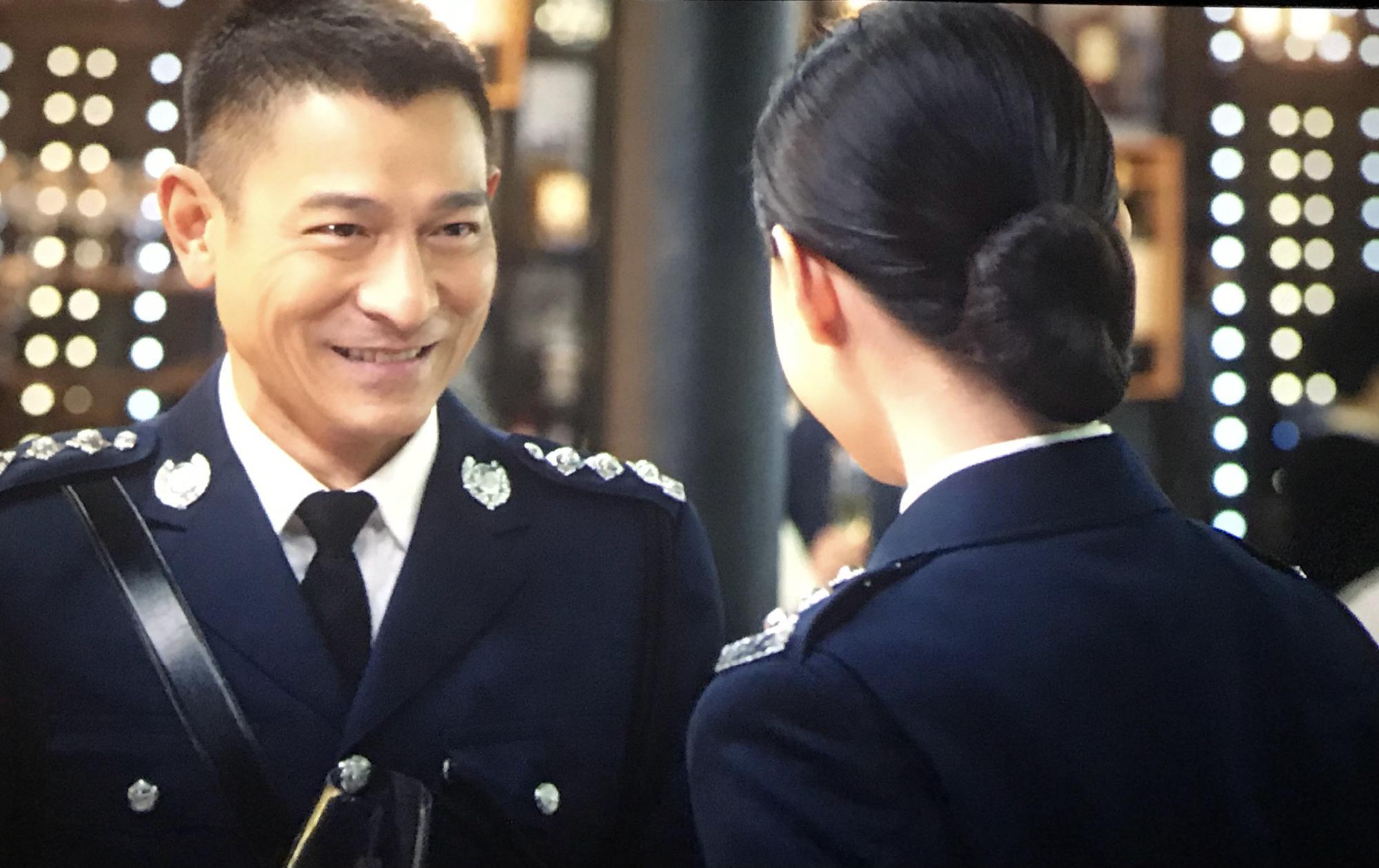 倪妮刘德华差27岁cp感十足拆弹专家2口碑票房双丰收