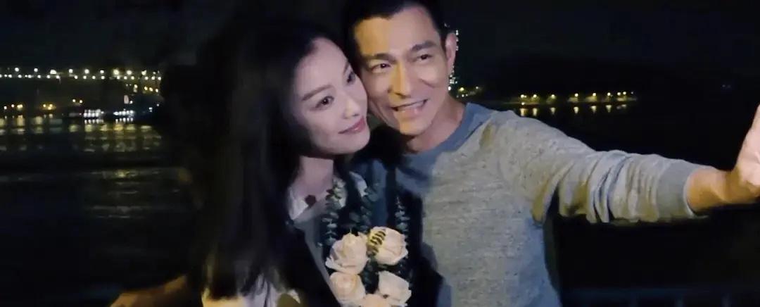 倪妮刘德华差27岁cp感十足拆弹专家2口碑票房双丰收