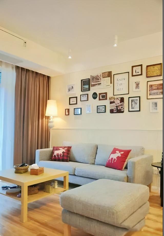 小户型客厅这样布置,准不会出错!迷你布艺沙发太百搭了