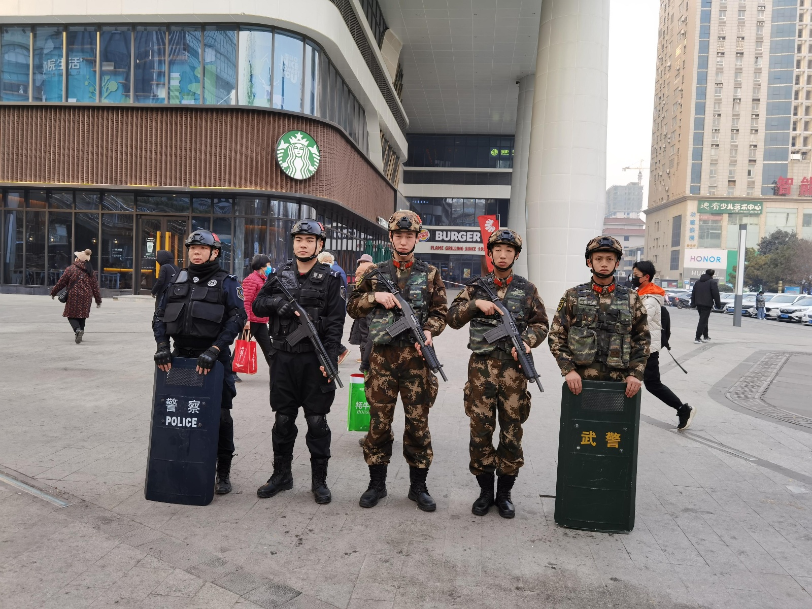 为进一步打击元旦期间街面各类侵财类犯罪活动,大队在加强巡逻防控的