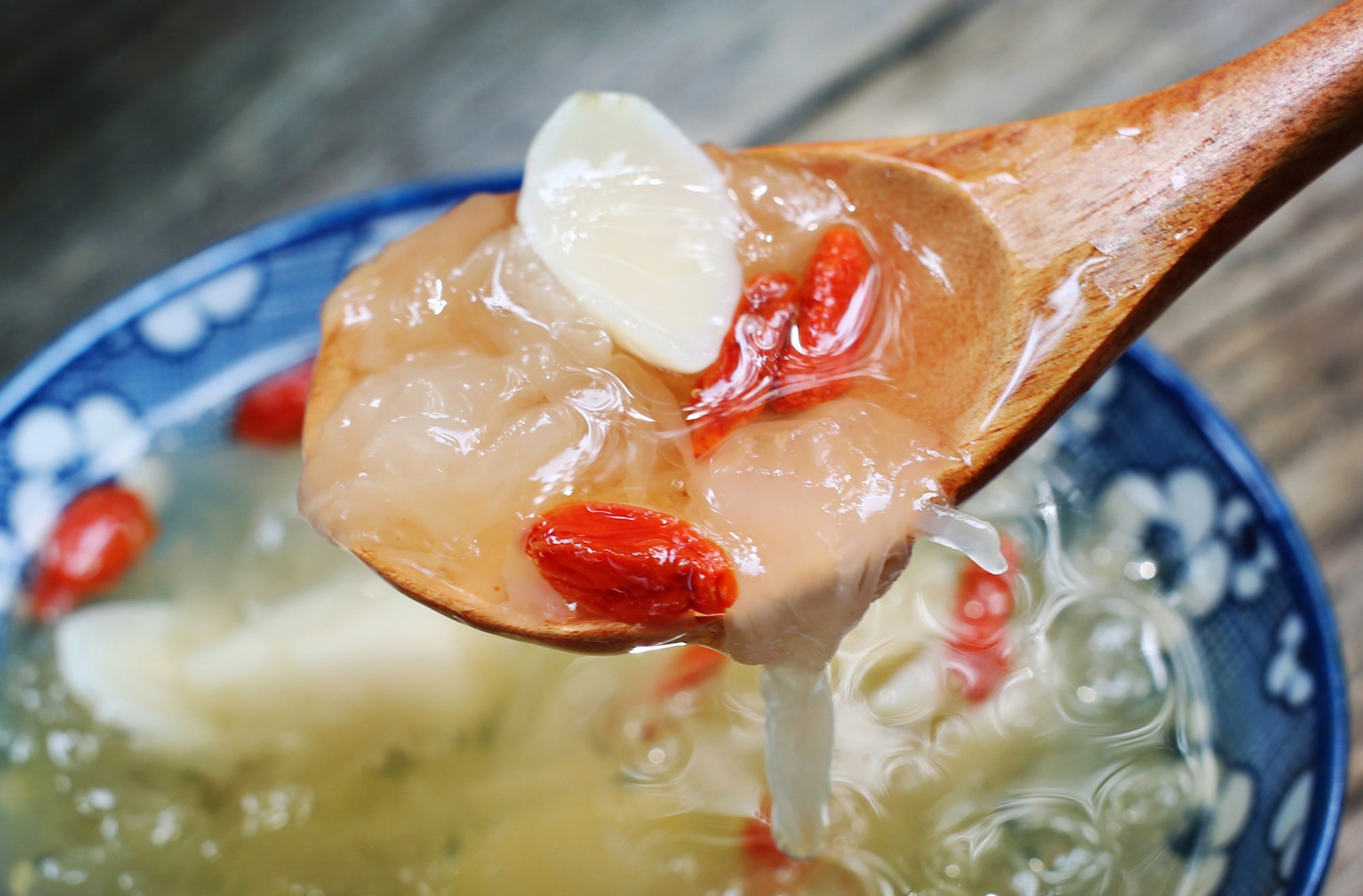 再忙也要喝上这一碗,清淡微甘,美容又润肤,比敷面膜还管用