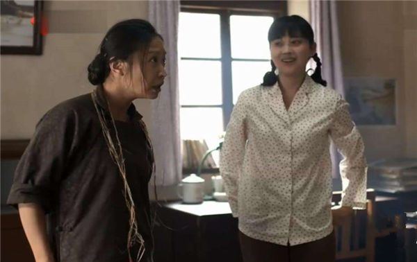 父母爱情:老丁虽然看不上王秀娥,但是王秀娥自有智慧守住婚姻!