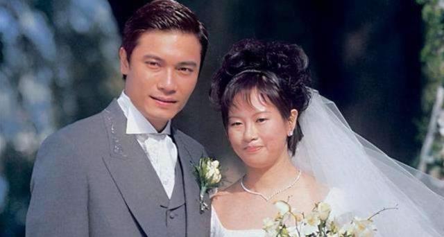 tvb视帝罗嘉良抛弃丑妻,娶小12岁苏岩,如今教科书级报复来了!