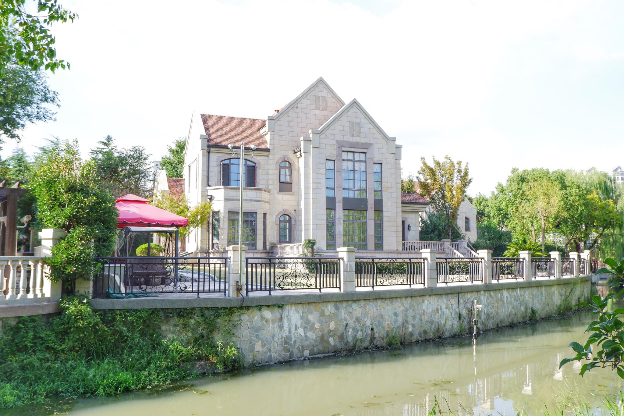 上海一公园内是豪宅别墅,免费对游客开放,奢华如庄园