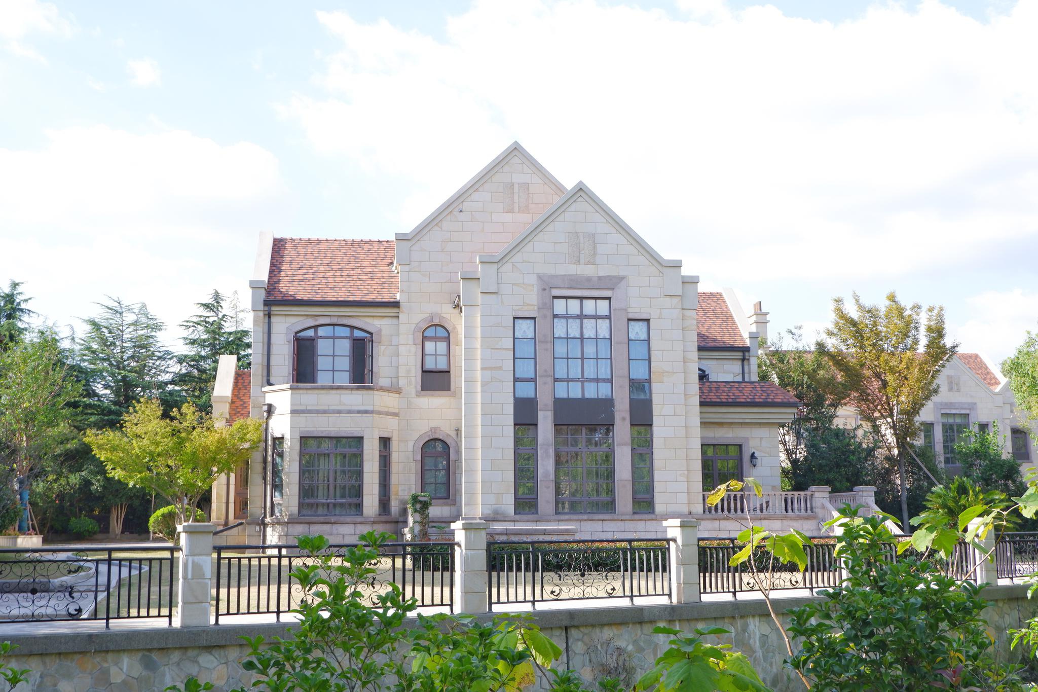 上海一公园内是豪宅别墅,免费对游客开放,奢华如庄园