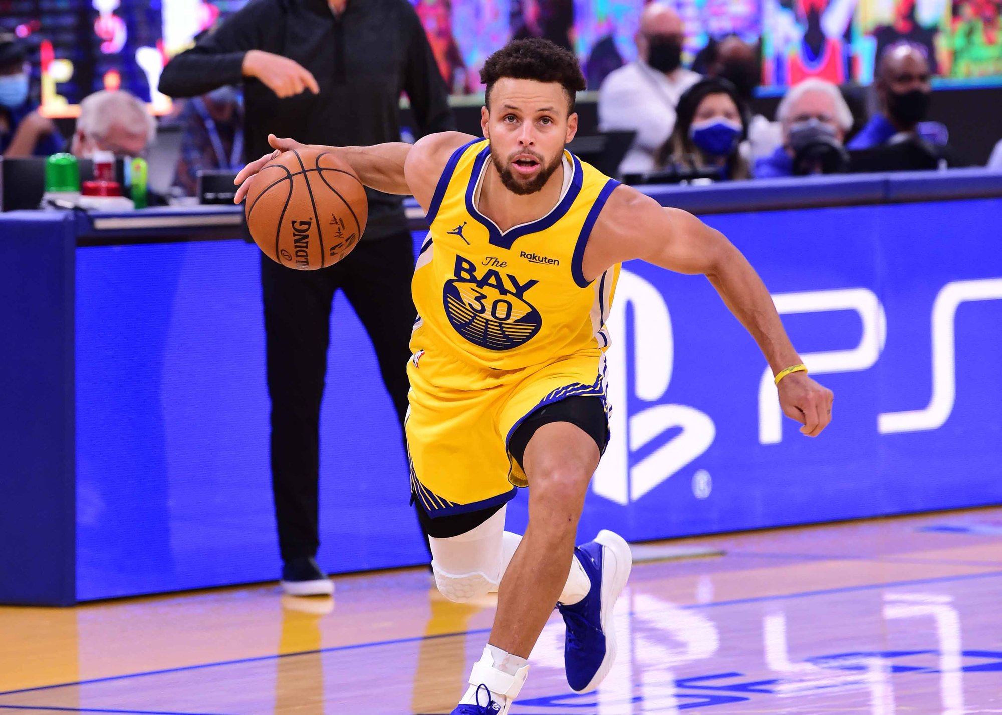 感谢库里!62分后勇士神奇反应,三大亮点凸显,乌布雷铁树开花